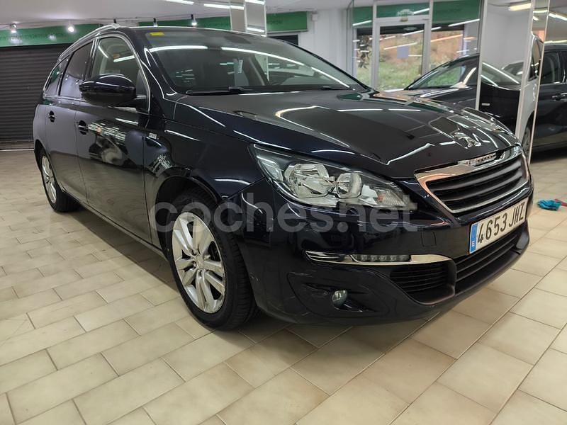 Usado Peugeot 308 SW Style 131 CV (96 kW) 2015 Azul Familiar