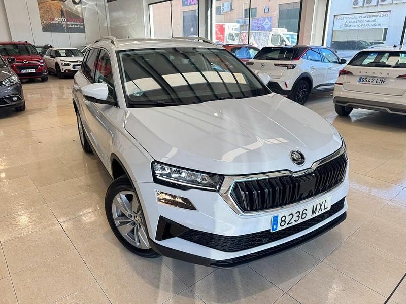 Nuevo Skoda Karoq Selection 116 CV (85 kW) 2025 Blanco SUV
