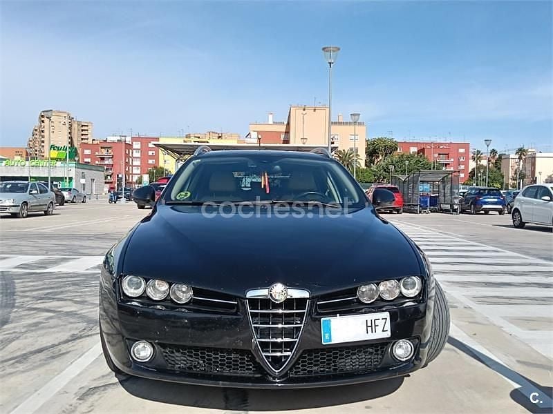 Negro Usado 2011 Alfa Romeo 159 Familiar | 7500 € (Precio justo) - Imagen 1/4