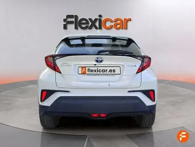 Käytetty Toyota C-HR Advance 122 HP (89 kW) 2021 Valkoinen Katumaasturi