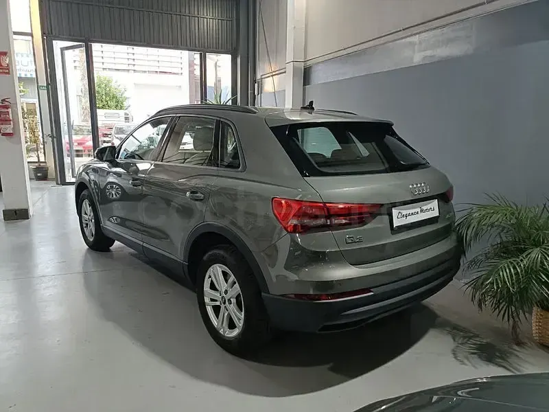 Usado Audi Q3 Advanced 245 CV (180 kW) 2022 Gris / plata SUV