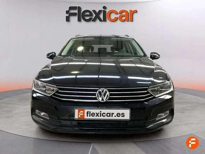 Usado VW Passat Advance 120 CV (88 kW) 2018 Negro Familiar