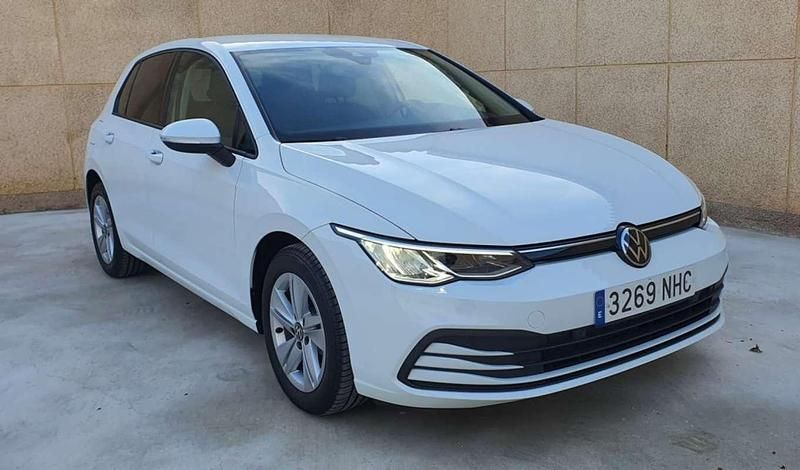 Usado VW Golf VIII 116 CV (85 kW) 2024 Blanco Berlina