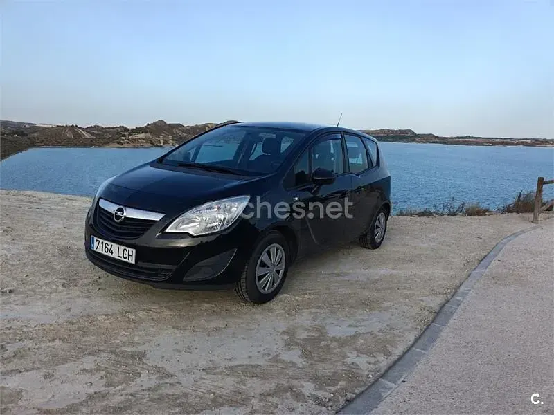Usado Opel Meriva Expression 100 CV (73 kW) 2012 Negro Monovolumen