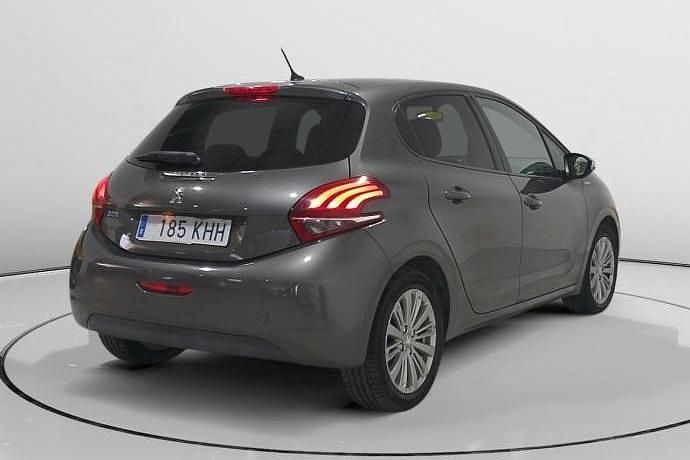 Usado Peugeot 208 Style 82 CV (60 kW) 2018 Utilitario