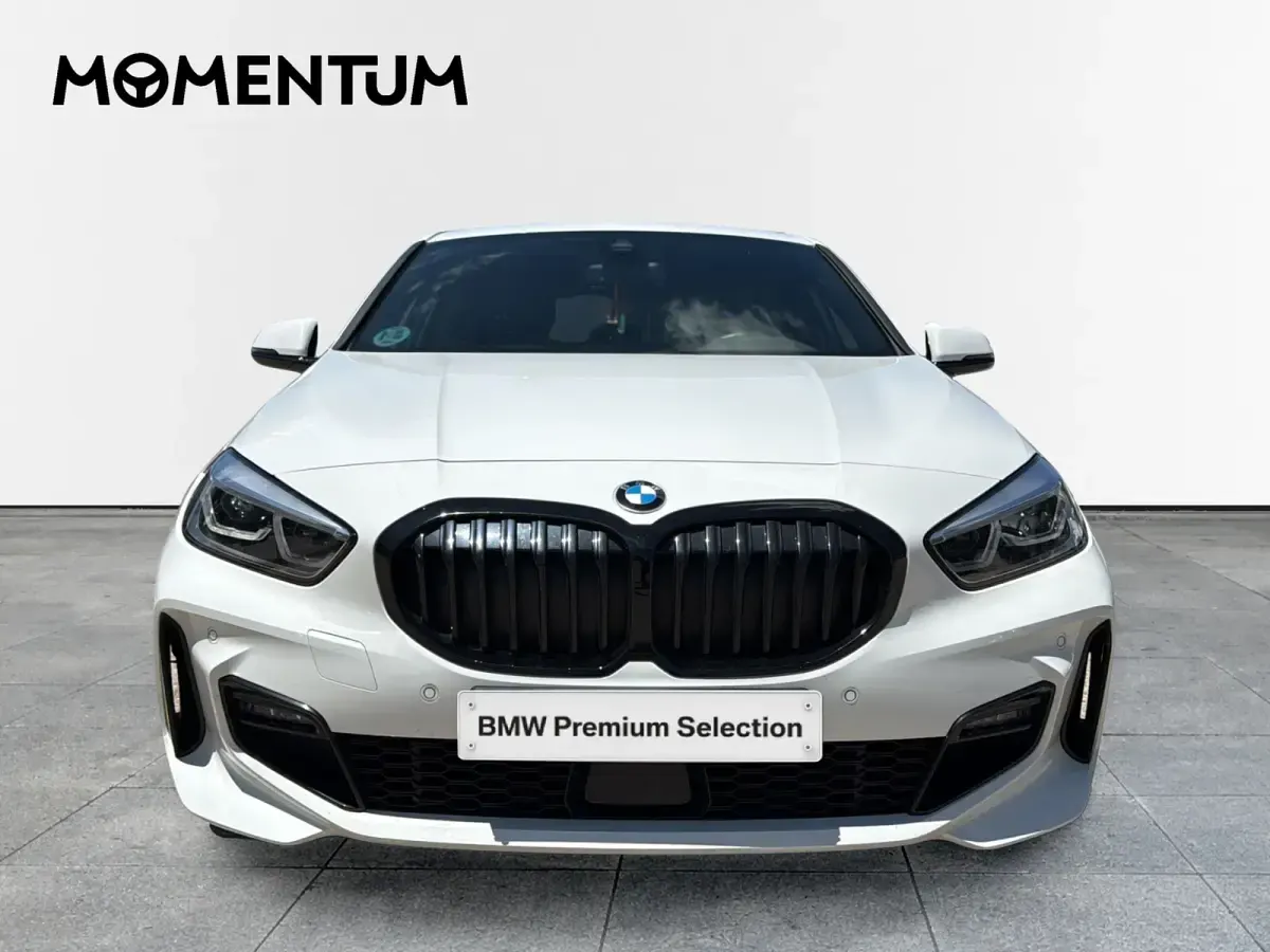 Usado BMW 118 Shadowline 150 CV (110 kW) 2023 Blanco Utilitario