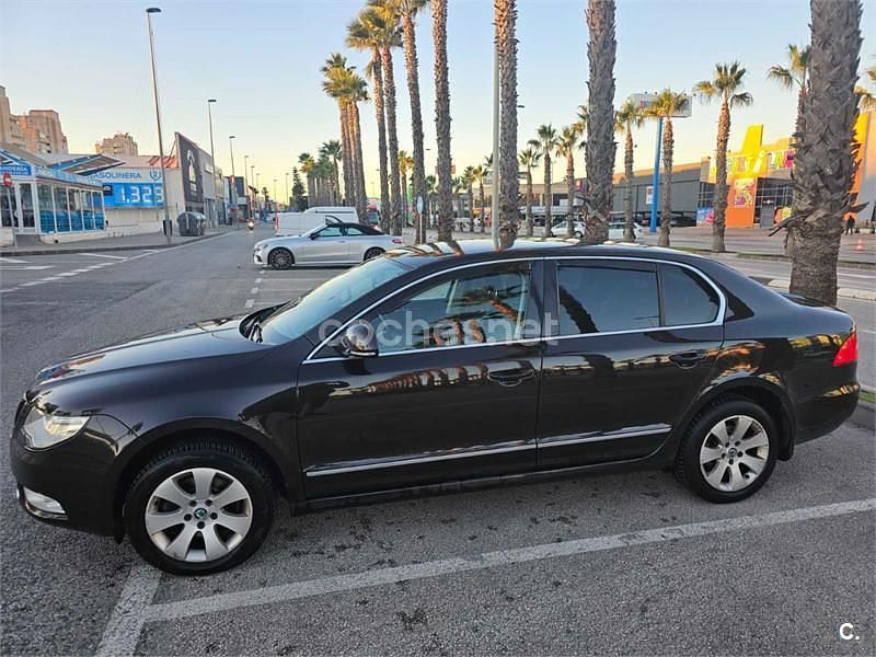 Begagnad Skoda Superb Elegance 160 HK (117 kW) 2012 Brun Sedan