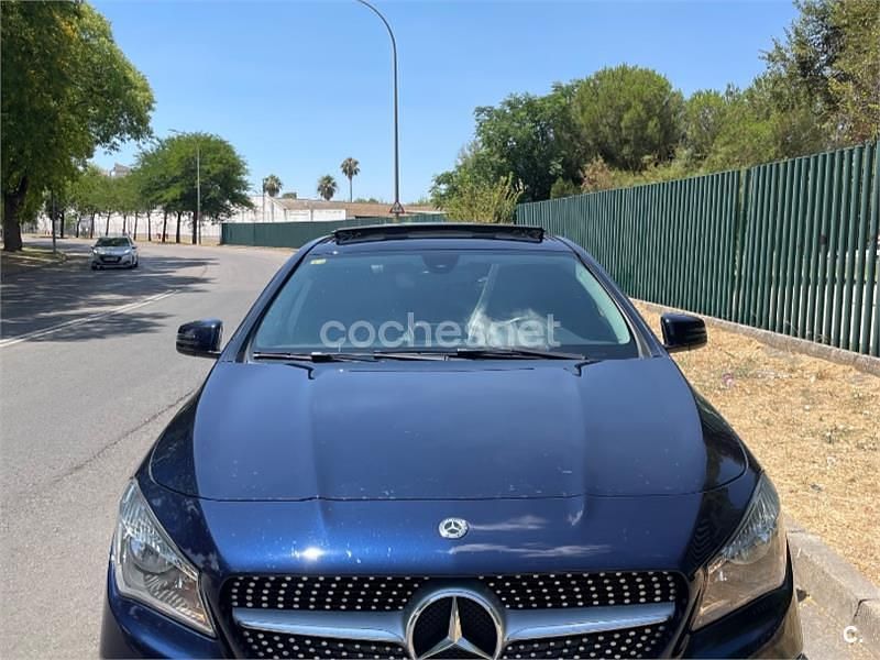 Usado Mercedes CLA220 Shooting Brake 177 CV (130 kW) 2018 Azul Familiar