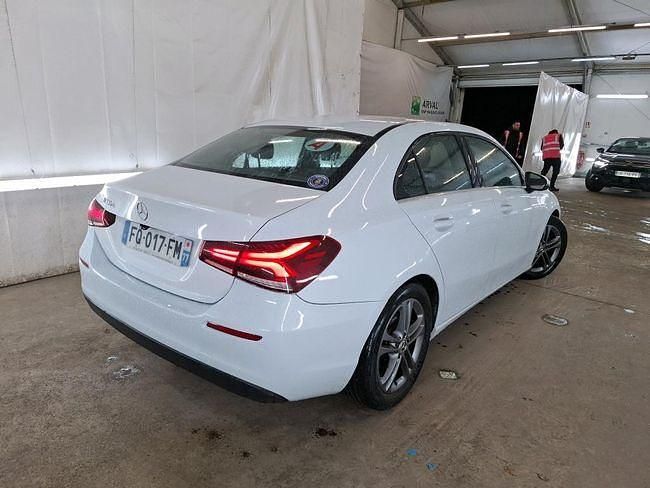 Usado Mercedes A180 Advantage 116 CV (85 kW) 2020 Blanco Berlina