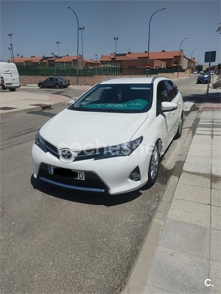 Blanco Usado 2014 Toyota Auris Active Familiar | 6800 € (Buen precio) - Imagen 1/4