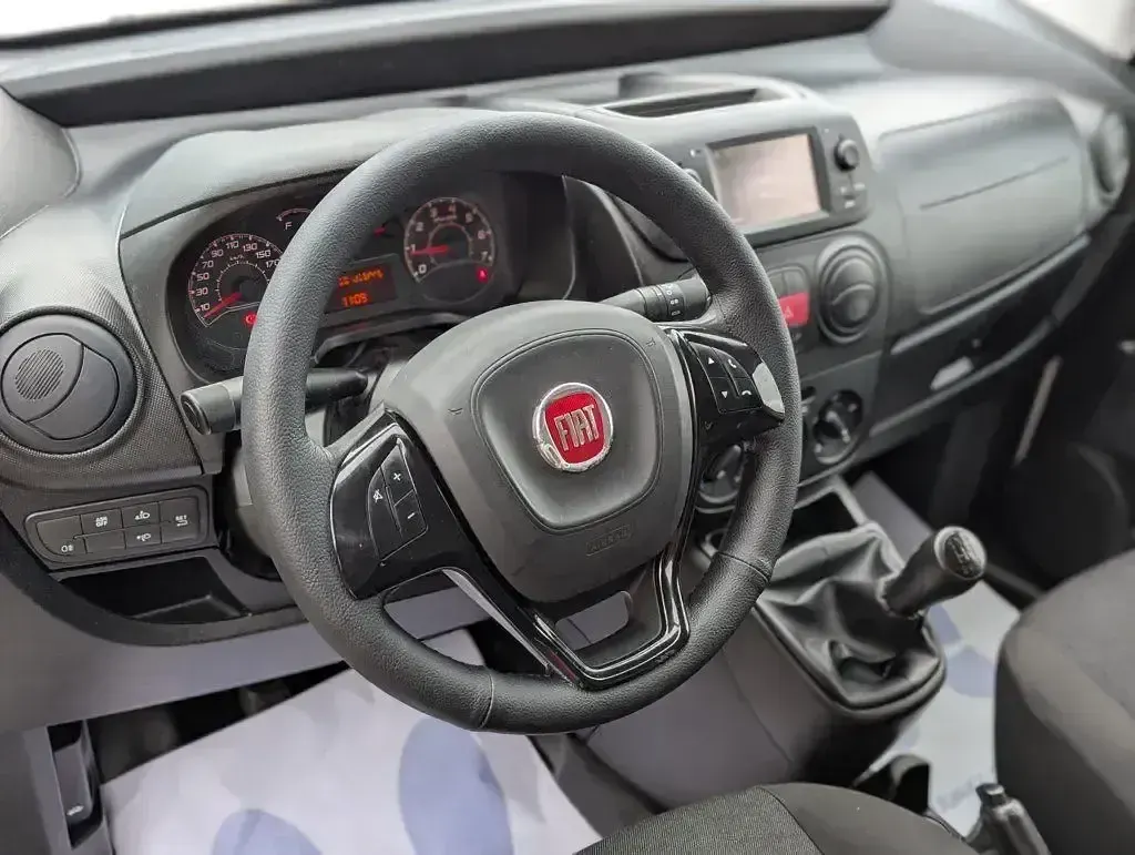 Używany Fiat Fiorino 80 KM (58 kW) 2018 Biały Minivan