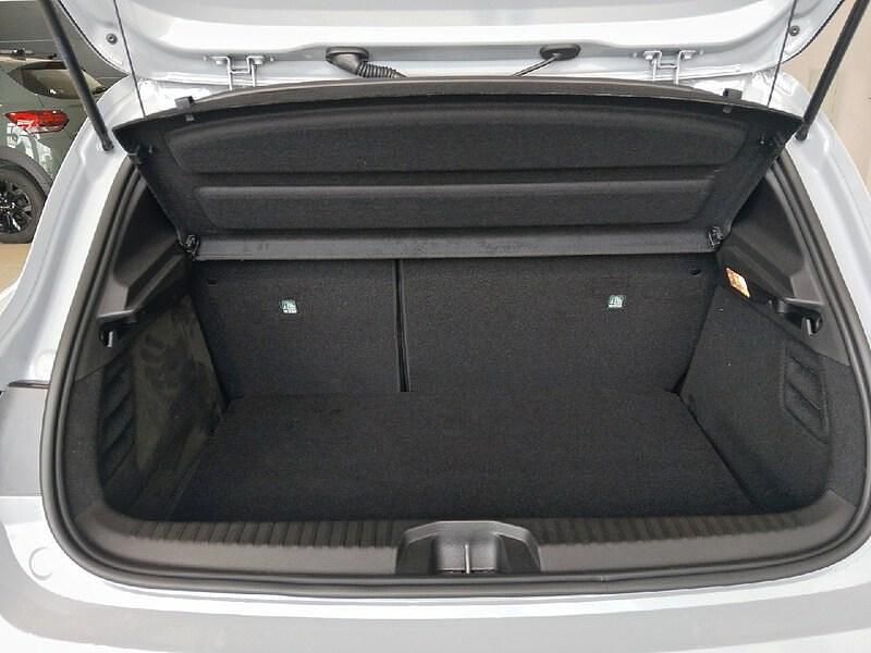 Nuevo Renault Clio V Techno 101 CV (74 kW) 2025 Gris Berlina