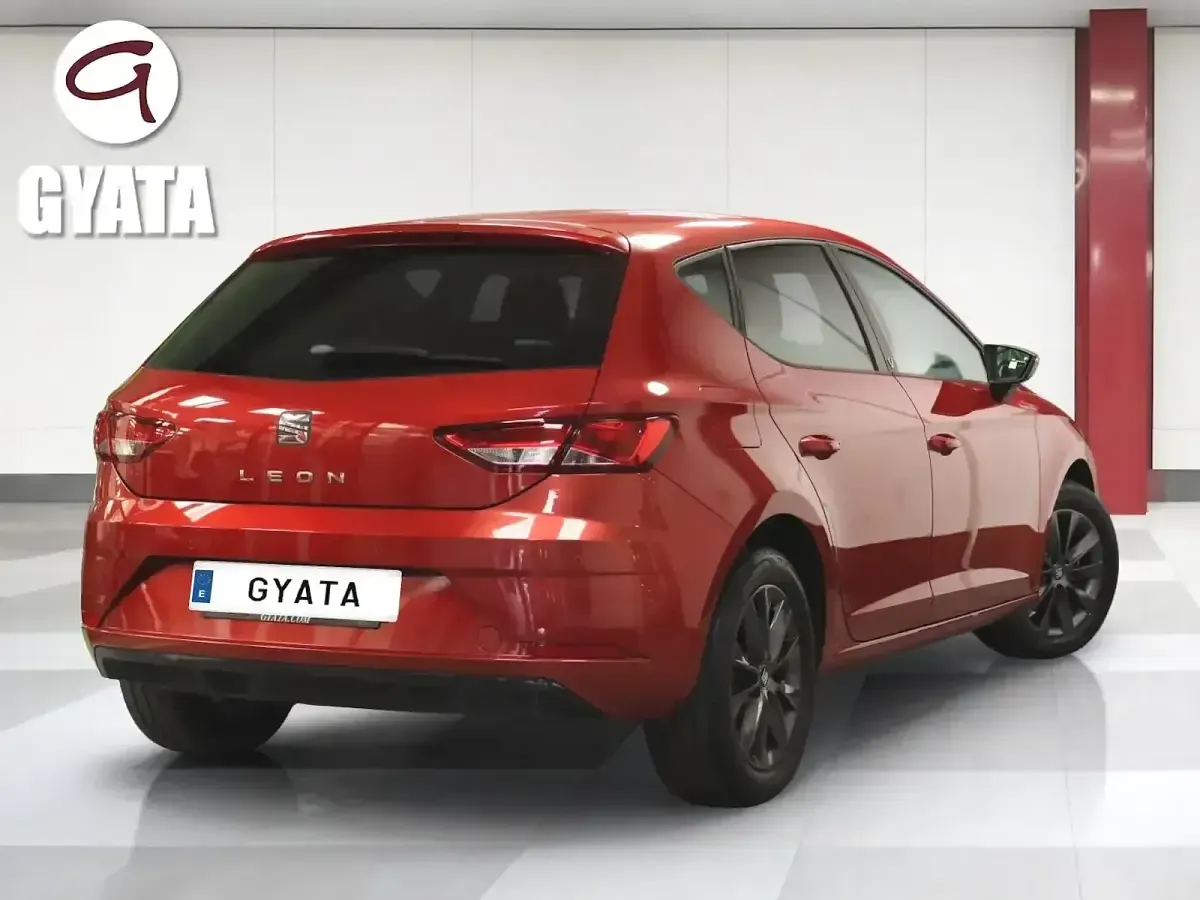 Käytetty Seat Leon Style 116 HP (85 kW) 2020 Punainen Sedan
