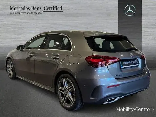 Usado Mercedes A180 116 CV (85 kW) 2025 Gris montaña