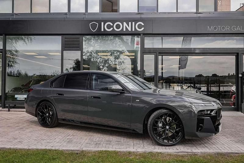 Gris Usado 2024 BMW 740 M Sport Berlina | 94.900 € (Caro) - Imagen 1/4