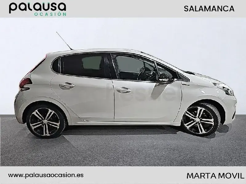 Usado Peugeot 208 GT-line 110 CV (80 kW) 2015 Blanco Utilitario