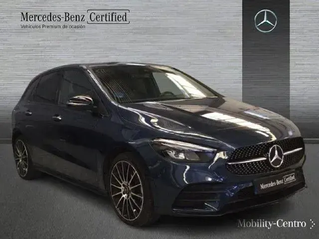 Usado Mercedes B250 160 CV (117 kW) 2021 Azul denim Utilitario