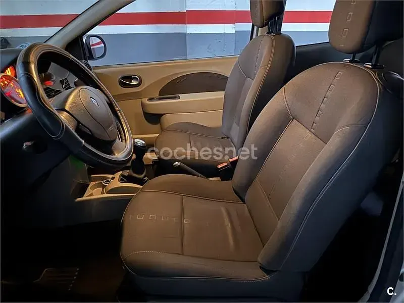 Usado Renault Twingo GT 100 CV (73 kW) 2008 Gris / plata Utilitario