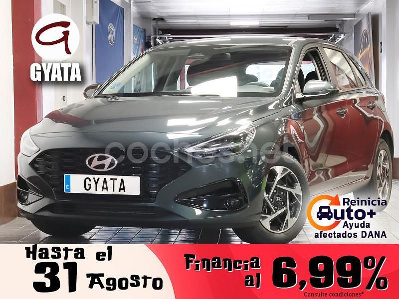 Verde Usado 2025 Hyundai i30 Berlina | 20.350 € (Precio justo) - Imagen 1/4