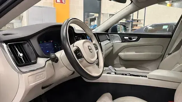 Usado Volvo XC60 Ultimate 350 CV (257 kW) 2023 Azul SUV