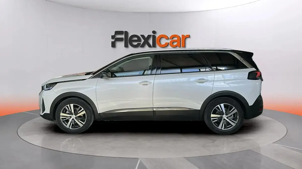 Usado Peugeot 5008 GT 131 CV (96 kW) 2022 Blanco SUV
