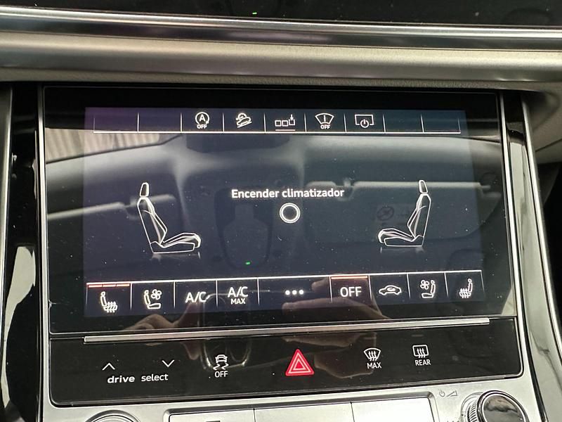 Usado Audi Q8 286 CV (210 kW) 2020 Gris SUV