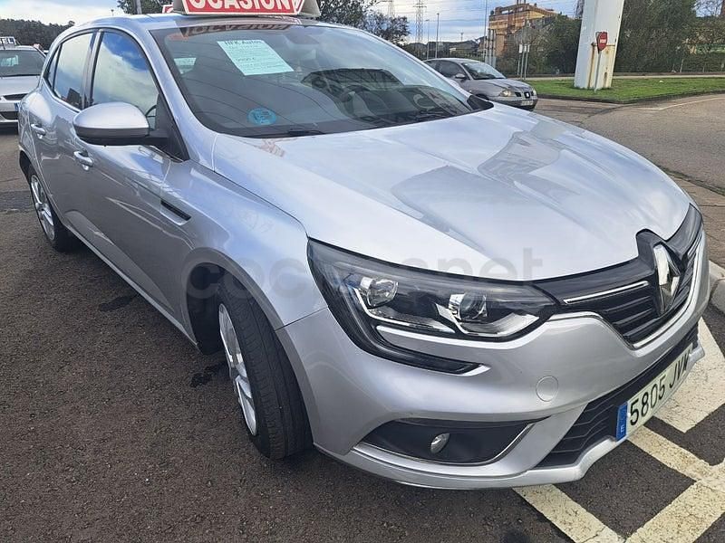 Usado Renault Mégane IV Business 110 CV (80 kW) 2017 Gris / plata Berlina
