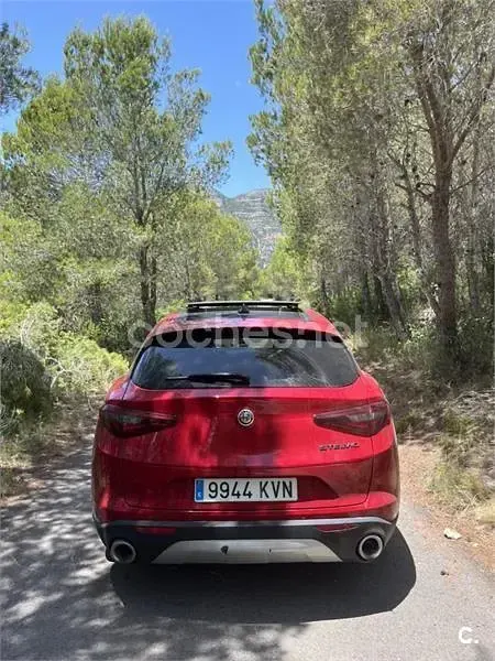 Usado Alfa Romeo Stelvio Executive 190 CV (139 kW) 2019 Rojo SUV
