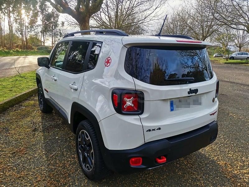 Usado Jeep Renegade Trailhawk 170 CV (125 kW) 2016 Blanco SUV