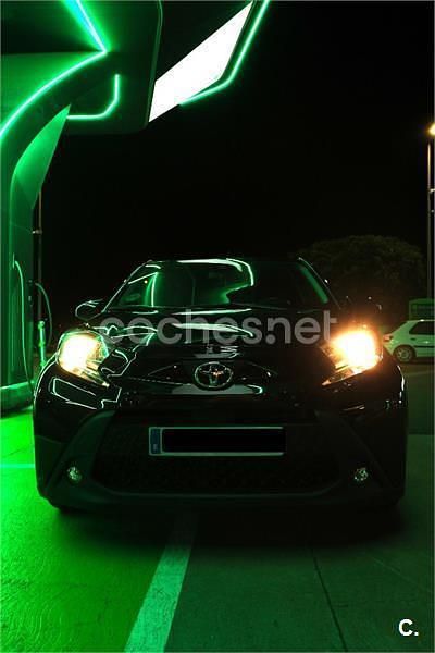 Usado Toyota Aygo X Play 72 CV (52 kW) 2022 Negro SUV