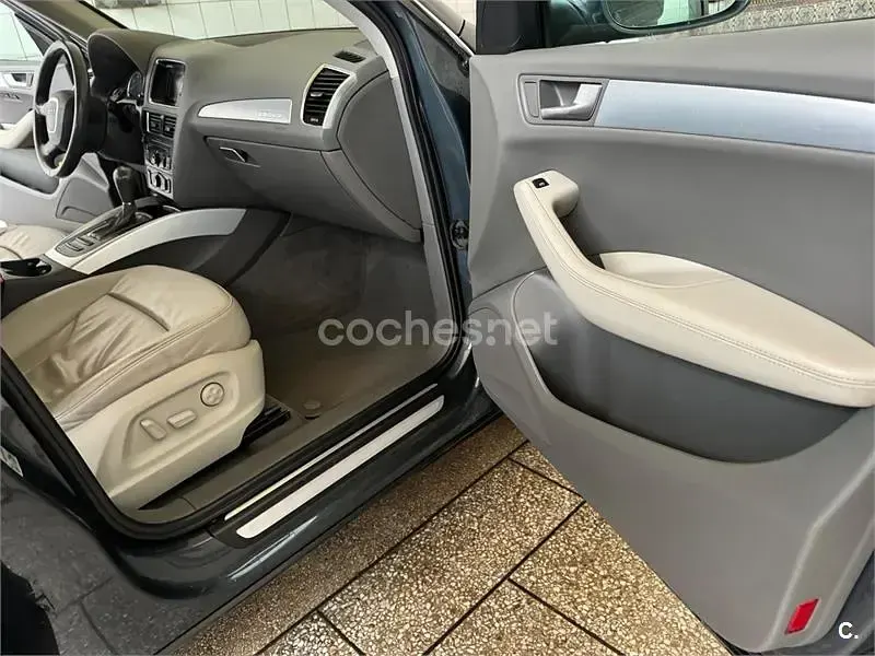 Usado Audi Q5 170 CV (125 kW) 2009 Gris / plata SUV