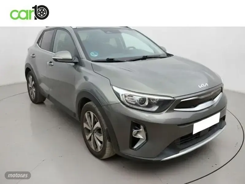 Usado Kia Stonic 120 CV (88 kW) 2022 Gris SUV