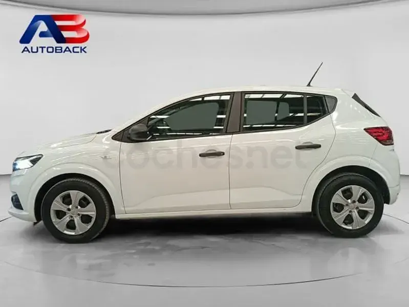 Usado Dacia Sandero Essentiel 101 HP (74 kW) 2024 Branco Sedan