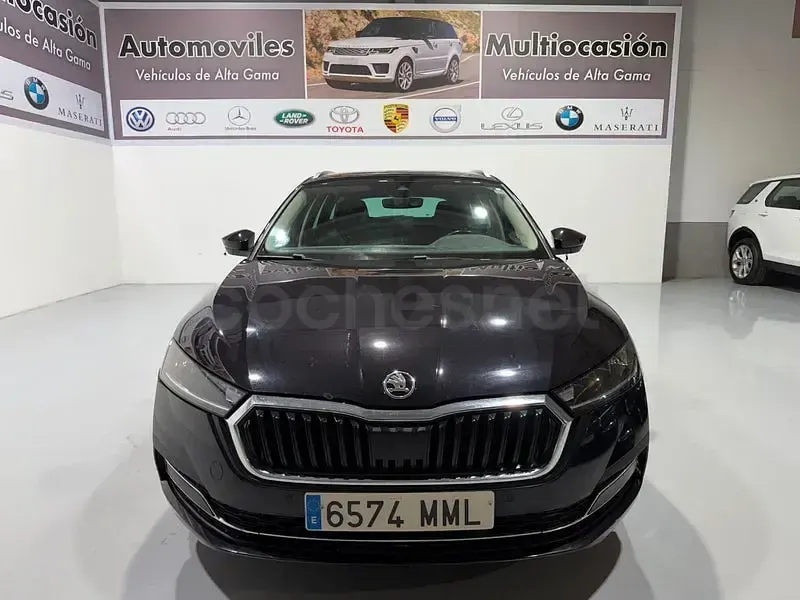 Usado Skoda Octavia Selection 115 CV (84 kW) 2023 Negro Familiar