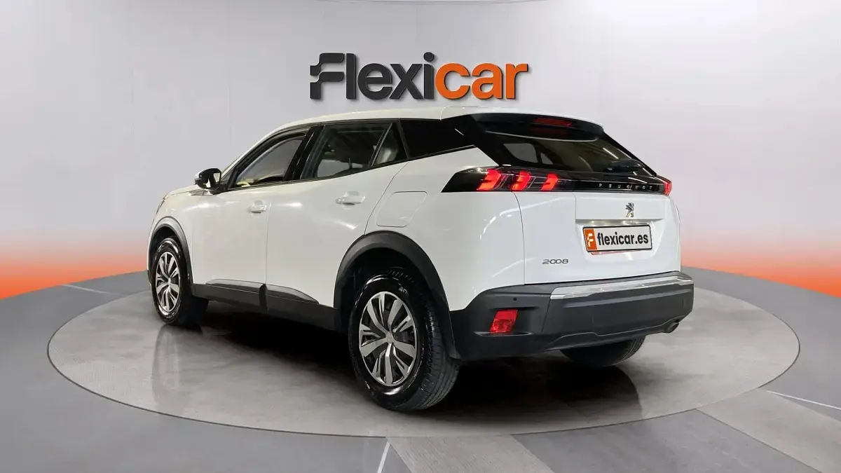Usado Peugeot 2008 Active 101 CV (74 kW) 2021 Blanco SUV