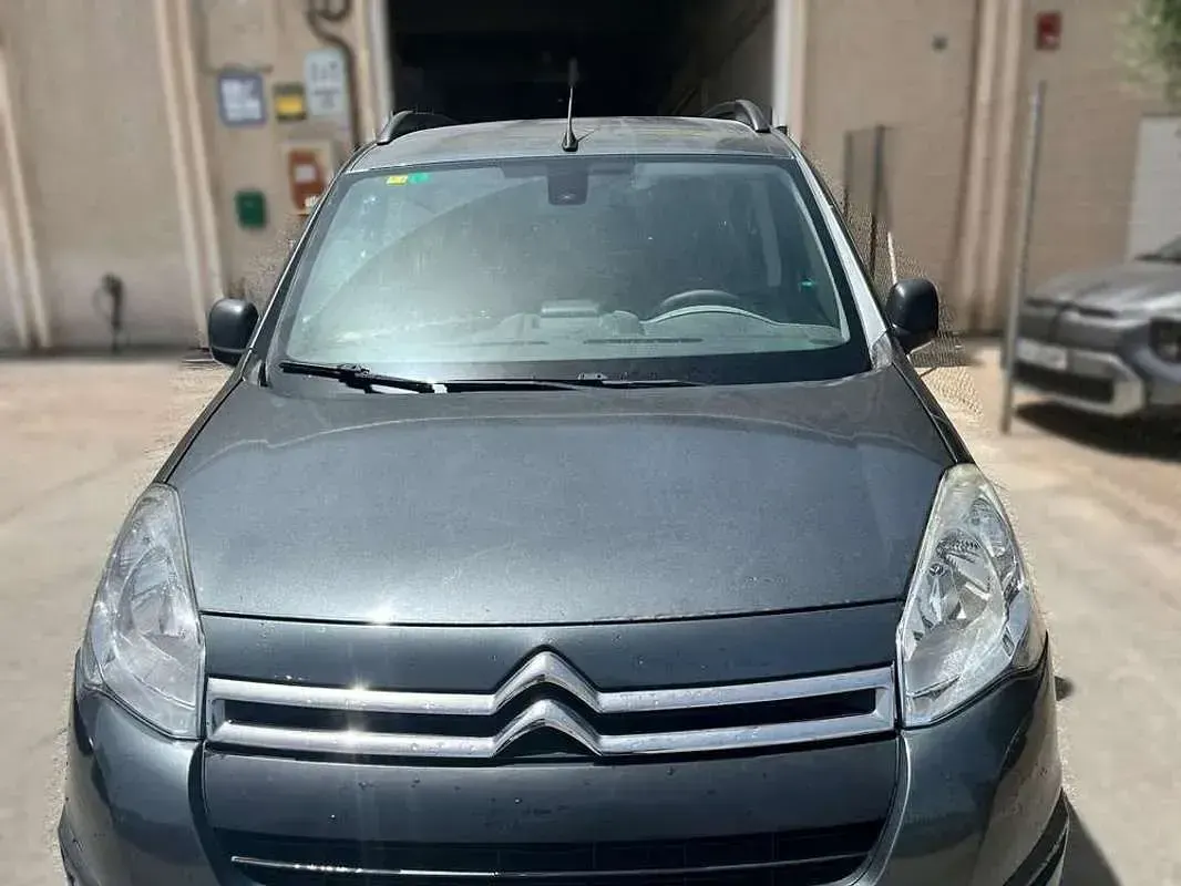 Usado Citroën Berlingo PureTech 110 CV (80 kW) 2018 Negro Monovolumen