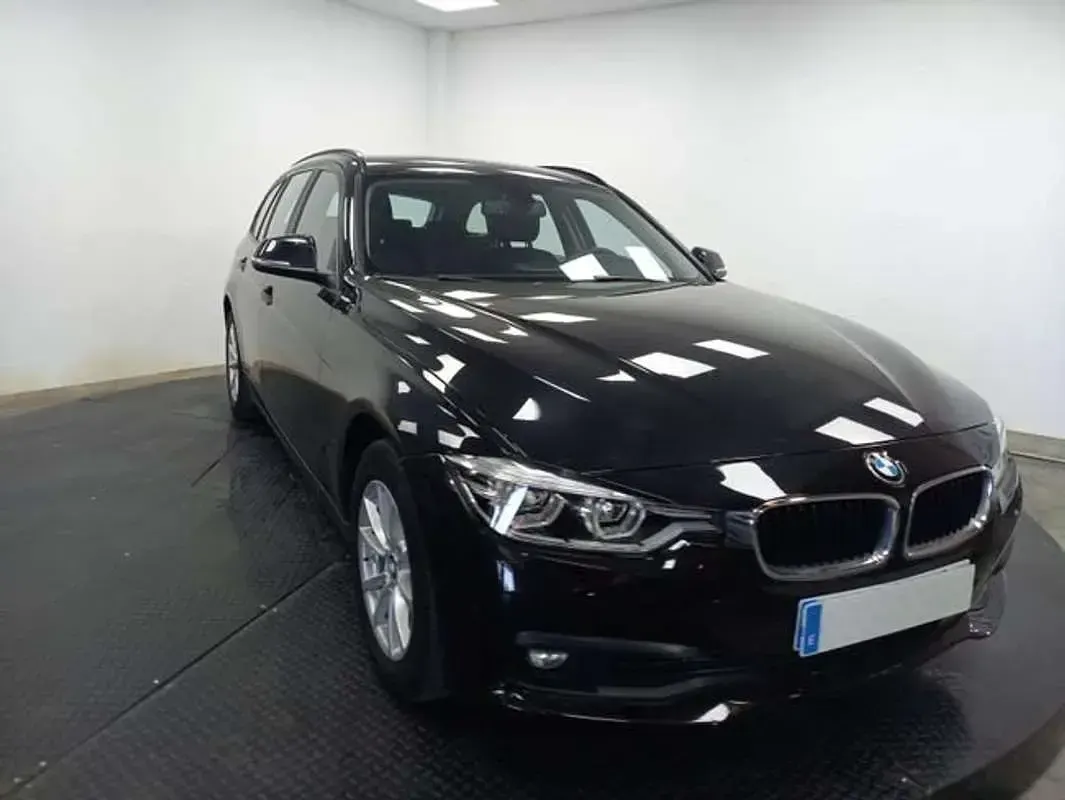 Usado BMW 318 143 CV (105 kW) 2019 Negro Familiar