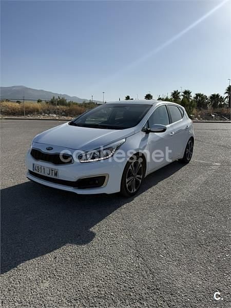 Blanco Usado 2016 Kia Ceed GT Berlina | 6300 € (Buen precio) - Imagen 1/4