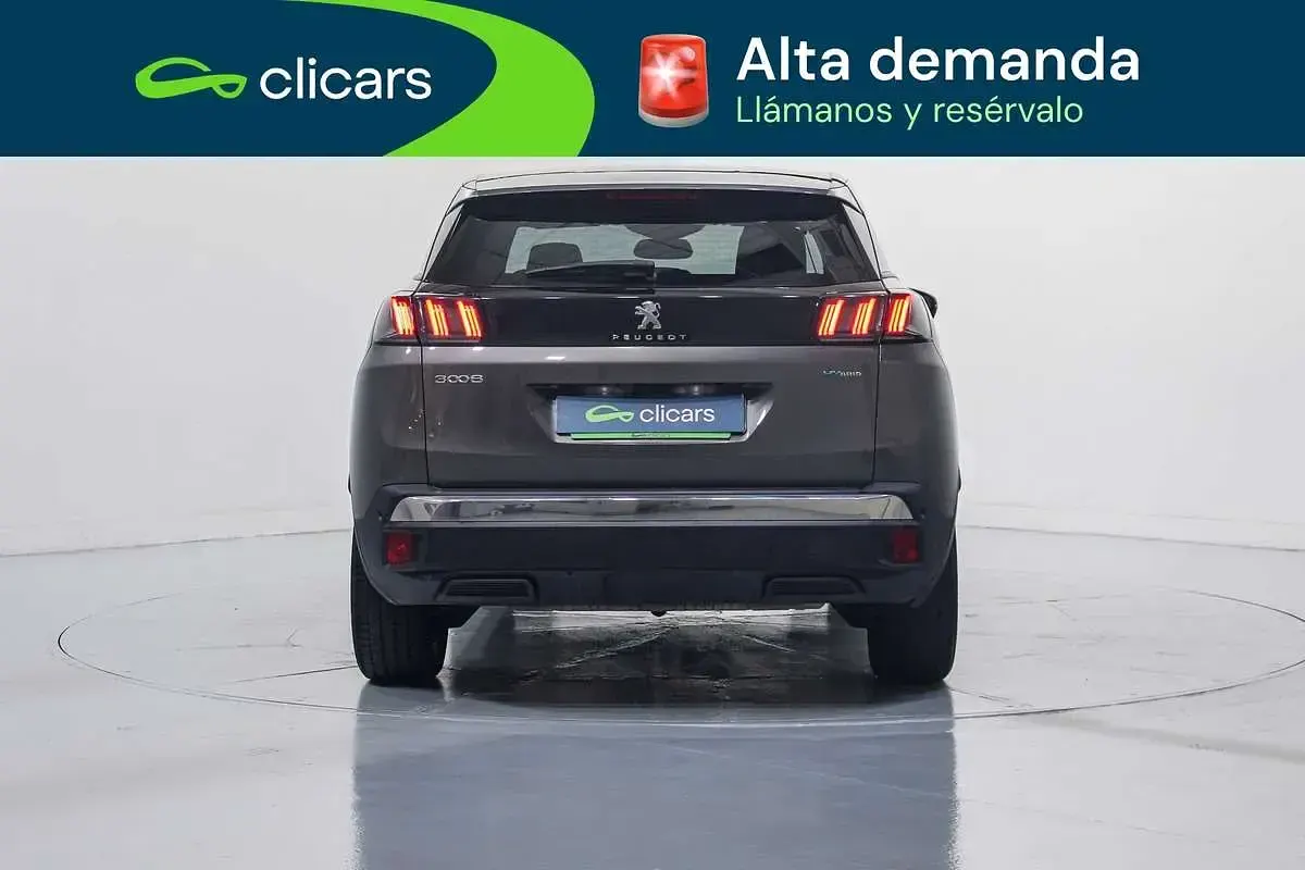 Usado Peugeot 3008 Allure 179 CV (131 kW) 2023 Gris SUV