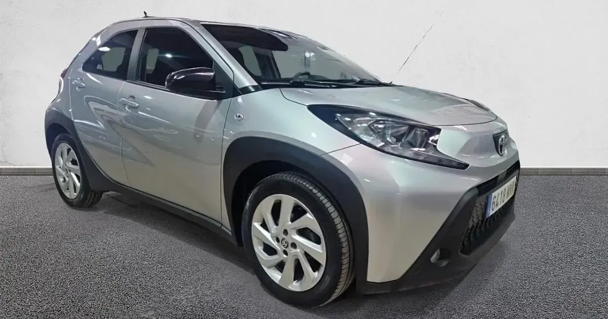 Usado Toyota Aygo X Play 72 CV (52 kW) 2024 SUV