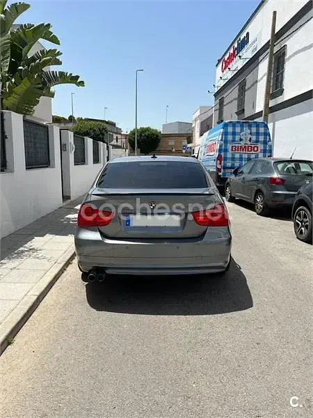 Usado BMW 318 143 CV (105 kW) 2011 Gris / plata Berlina