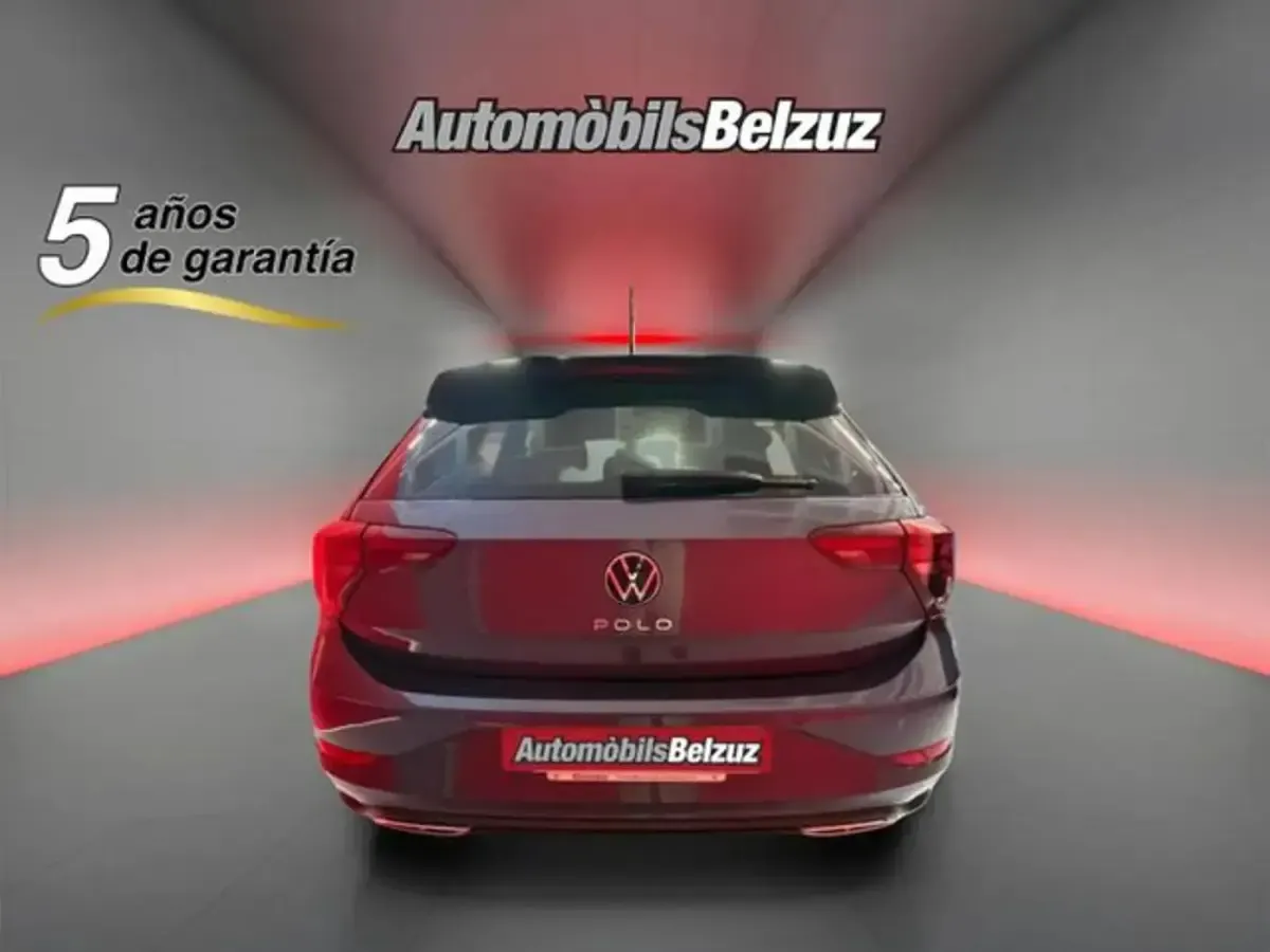 Usado VW Polo R-line 95 CV (69 kW) 2023 Gris Utilitario