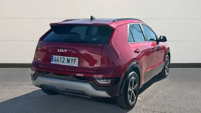 Usado Kia Niro 129 CV (94 kW) 2025 Rojo SUV