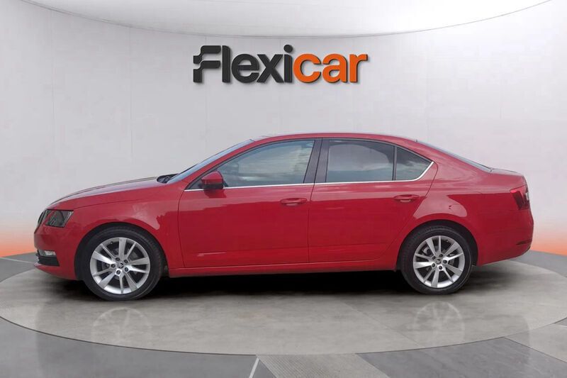 Usado Skoda Octavia Ambition 116 CV (85 kW) 2017 Rojo Berlina