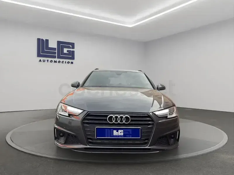 Usado Audi A4 S-Line 190 CV (139 kW) 2019 Gris / plata Familiar