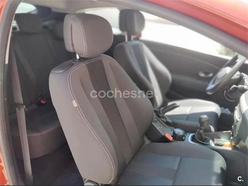 Usado Renault Mégane 110 CV (80 kW) 2010 Naranja Berlina