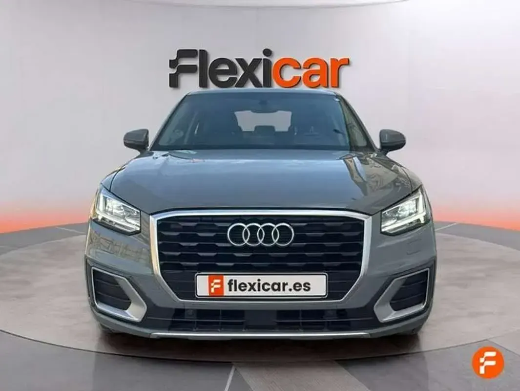 Usado Audi Q2 Design 116 CV (85 kW) 2019 Gris SUV