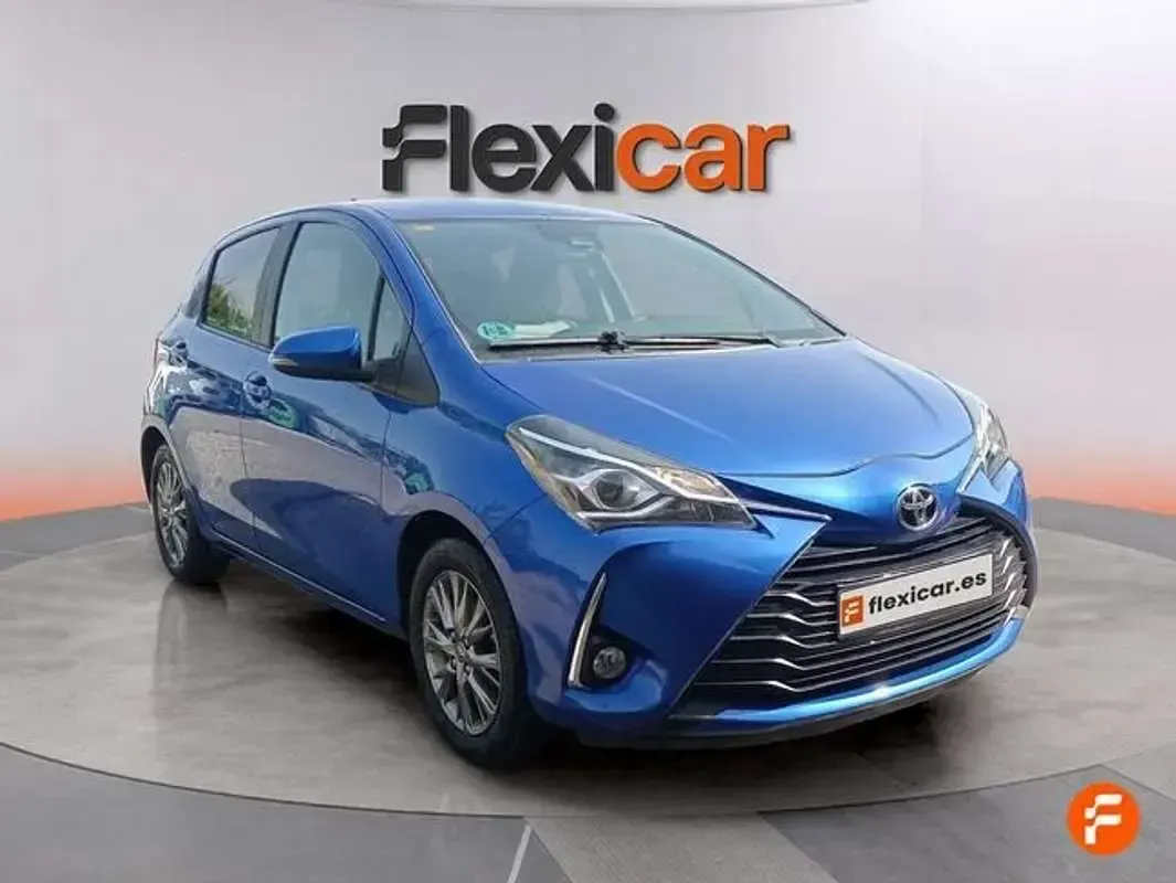 Usado Toyota Yaris Active 69 CV (50 kW) 2019 Azul Utilitario