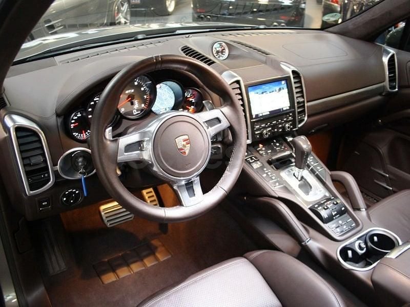 Usado Porsche Cayenne 420 CV (308 kW) 2013 Gris / plata SUV