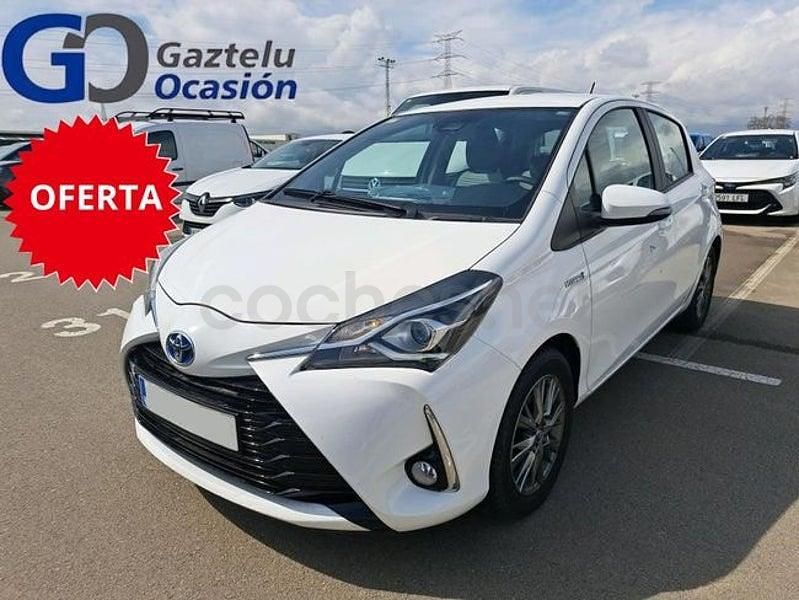 Usado Toyota Yaris Hybrid Active 100 CV (73 kW) 2020 Blanco Berlina
